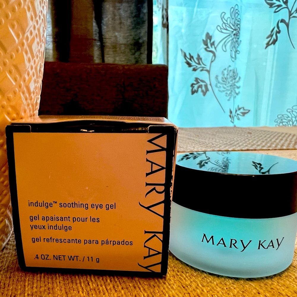 New Mary Kay Soothing Eye Gel
